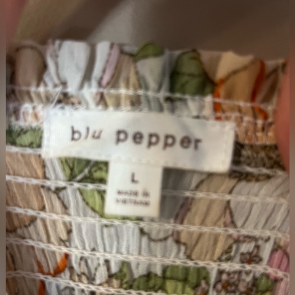 Blu Pepper Floral Romper - Picture 4 of 4